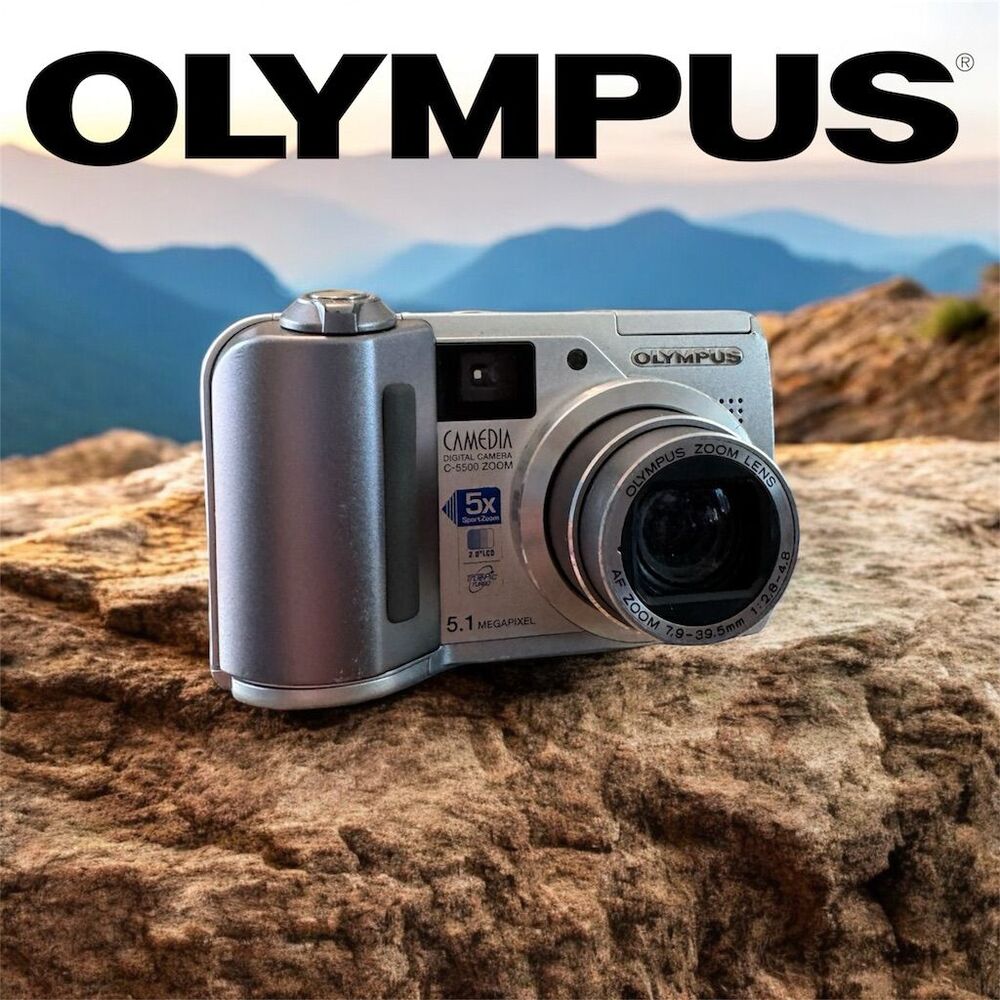 Olympus Camedia C-5500 5.1MP Digital Camera 5x Optical Zoom with travel case